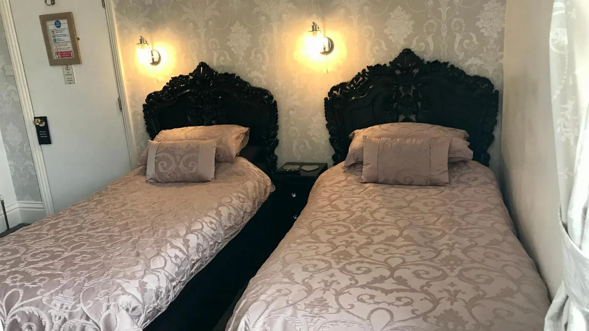 וויטבי Norman Guest House With Free Parking בריטניה