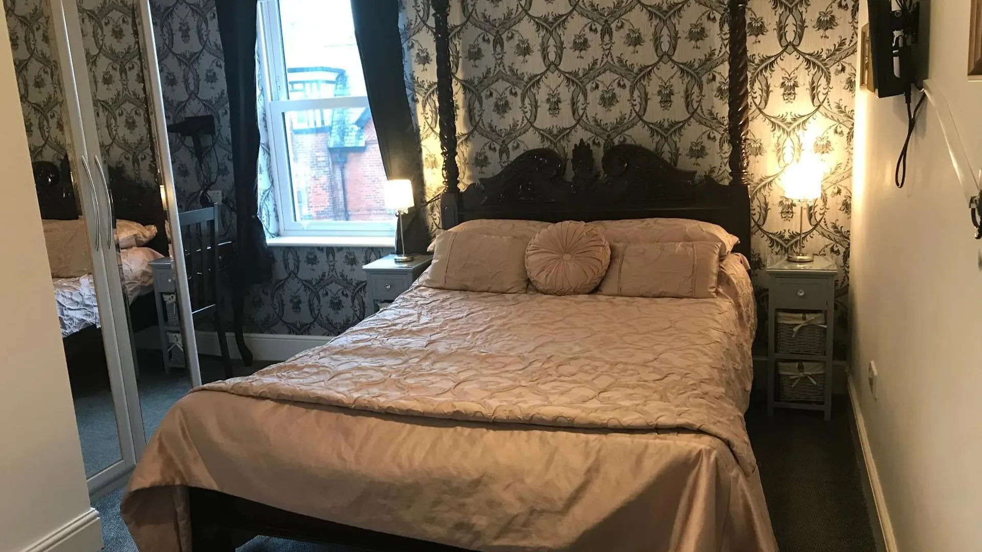 וויטבי Norman Guest House With Free Parking